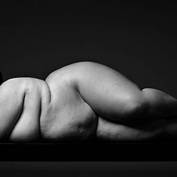Desnudamientos indómitos: hacia una micropolítica visual del cuerpo